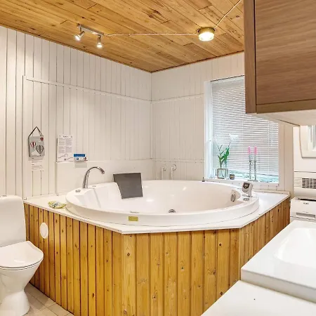 Ferienhaus 12 Person In V Ggerl Se Bøtø By